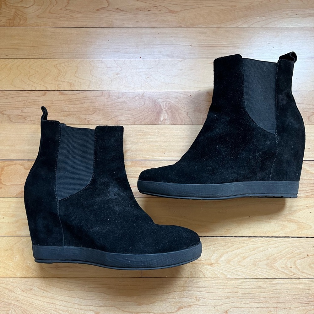 Eileen Fisher Chelsea Suede Wedge Ankle Boot Shoe Black EUC